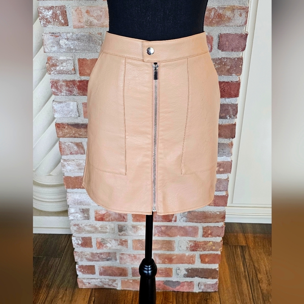 Bar III Nude Vegan Leather Mini Skirt, size 4, NWT minor scuffing